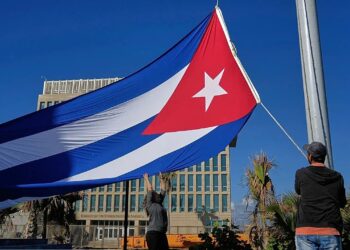 Cuba flexibiliza impuestos para impulsar energías renovables en medio de crisis eléctrica