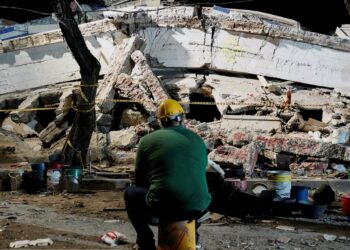 Cifra de muertos por el terremoto subió a 239 y ya son 287 los desaparecidos