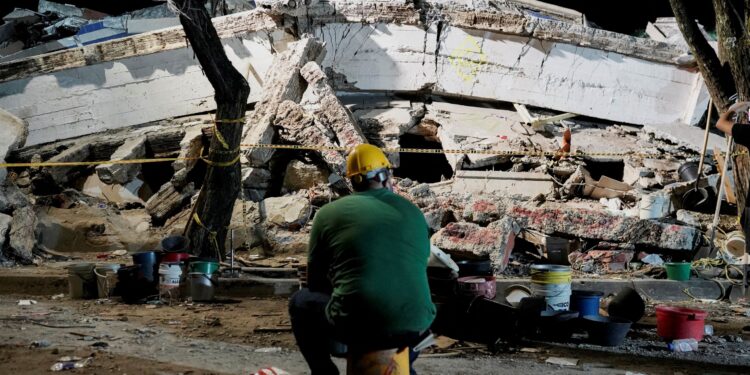 Cifra de muertos por el terremoto subió a 239 y ya son 287 los desaparecidos