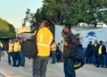 Comunidad de Chancleta bloquea vías en Barrancas por problemas con transporte escolar