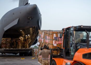 Avión de Estados Unidos llegó a Colombia con ayuda humanitaria para damnificados del terremoto