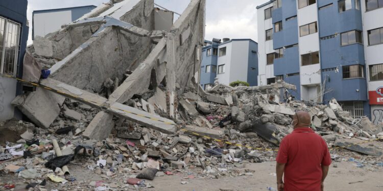 Cifra de muertos por terremoto en Colombia asciende a 304; hay 4.548 heridos y 426 desaparecidos