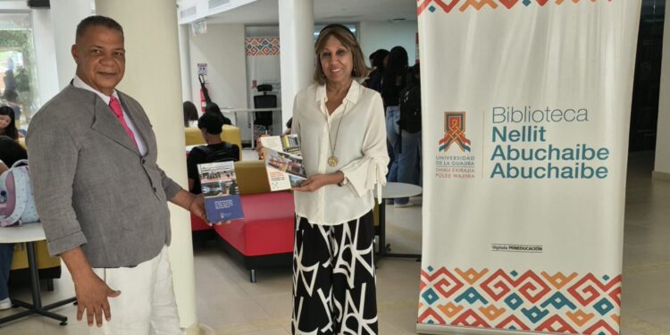 Biblioteca Nellit Abuchaibe de Uniguajira recibe donación de libros académicos