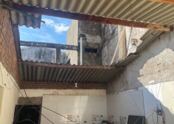 Desplome de techo causa daños en una vivienda del barrio Las Delicias, en Villanueva
