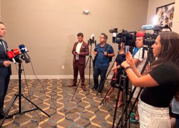 Federico Gutiérrez entrega información al FBI sobre presunta corrupción durante la administración de Daniel Quintero