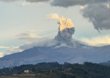 Volcán Puracé registró ocho emisiones de ceniza y mantiene alerta naranja