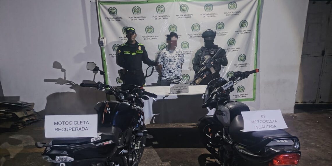 Capturan a un hombre y aprehenden a un adolescente por hurto de motocicleta en Maicao