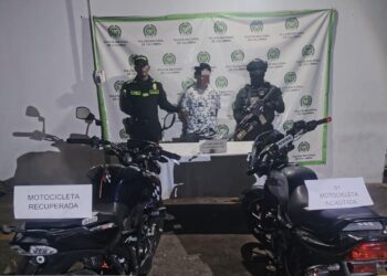 Capturan a un hombre y aprehenden a un adolescente por hurto de motocicleta en Maicao