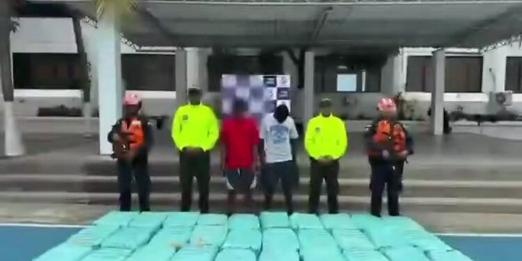 Incautan 736 kilos de cocaína en alta mar que tendrían como destino República Dominicana
