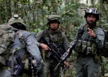 Medicina Legal confirma dos menores entre los 20 cuerpos identificados tras operativo militar en Guaviare