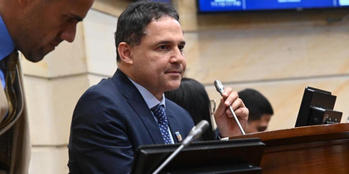 Presidente del Senado impugna fallo que ordenó excusas por acto religioso en posesión presidencial