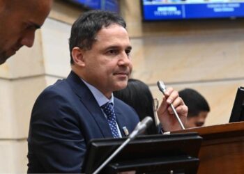 Presidente del Senado impugna fallo que ordenó excusas por acto religioso en posesión presidencial